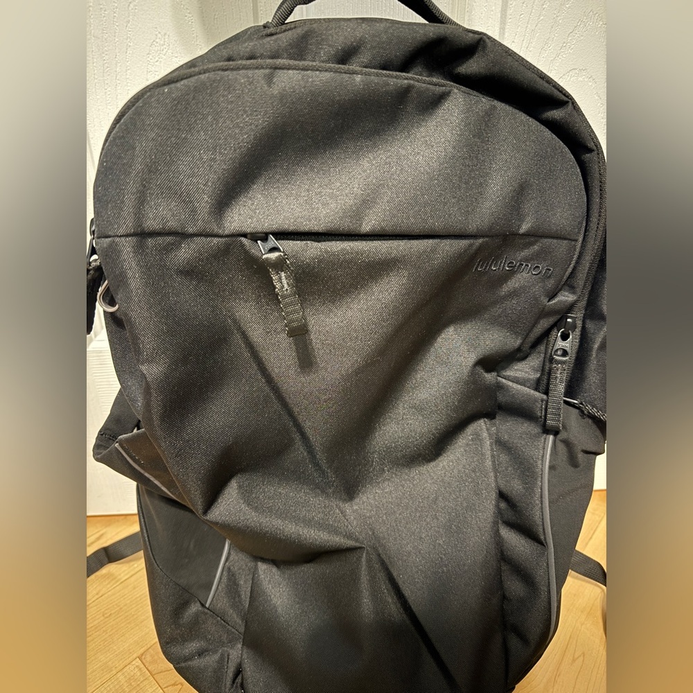 lululemon athletica Unisex Triple Zip 28L Backpack